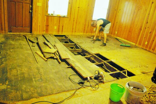 Subfloor Demolition in Englewood